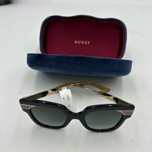 Gucci GG0281S – 001 black acetate frame sunglasses with gray lenses NWT